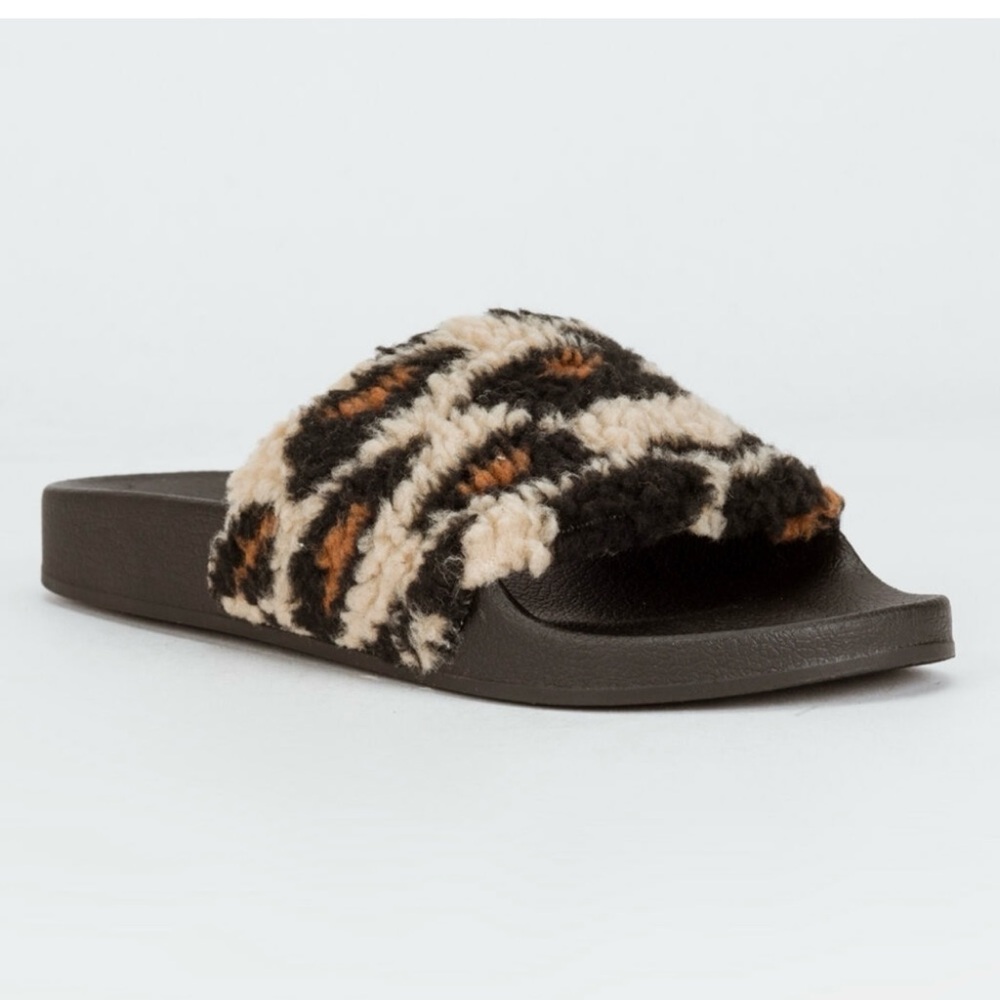 Steve Madden Shear Leopard Slides